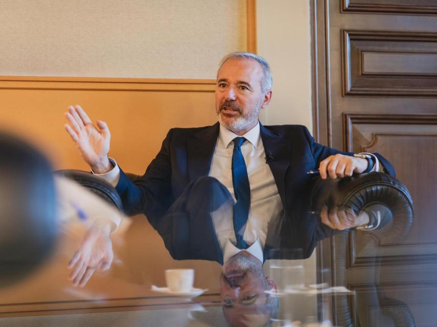 Jorge Azcón durante su entrevista con EL ESPAÑOL.