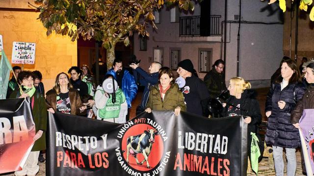 Concentración organizada por Pacma contra el Toro Jubilo