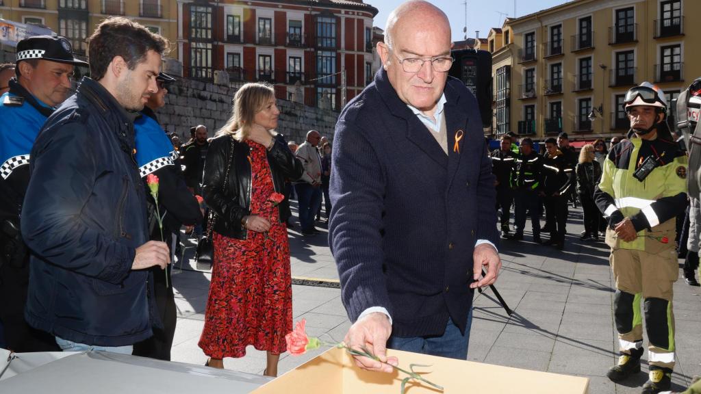 Jesús Julio Carnero en el acto por las víctimas de accidentes de tráfico.