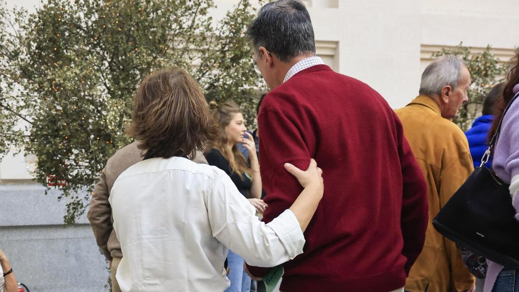 Los padres de Teresa Urquijo, muy unidos en el Nuevo Futuro Rastrillo.