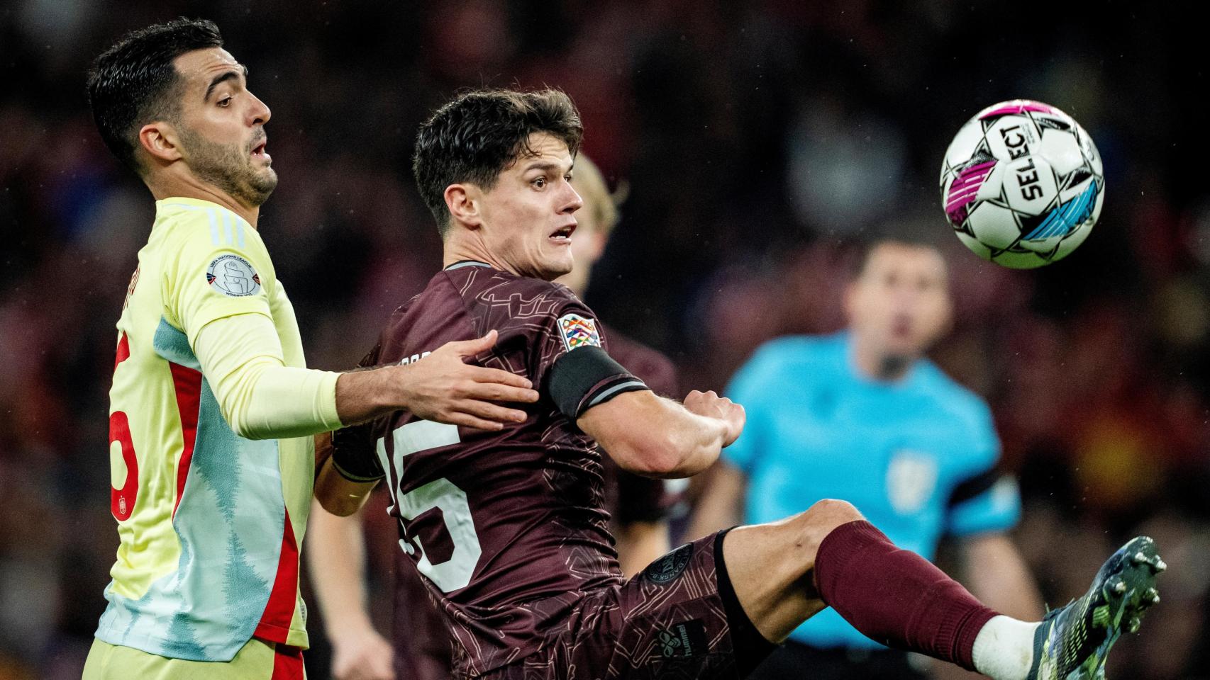 Mikel Merino, durante el partido frente a Dinamarca.