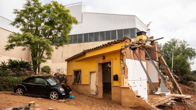 Una casa derrumbada tras el paso de la DANA, a 4 de noviembre de 2024, en Picaña.