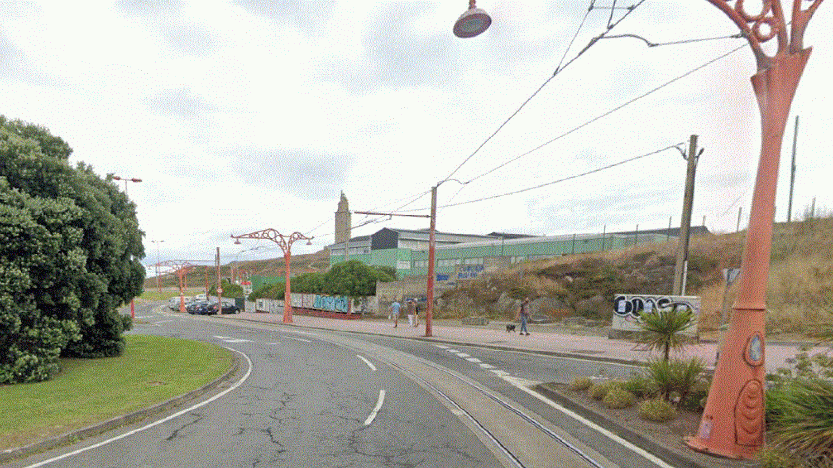 Vías del antiguo tranvía de A Coruña entre Matadero y el Aquarium.