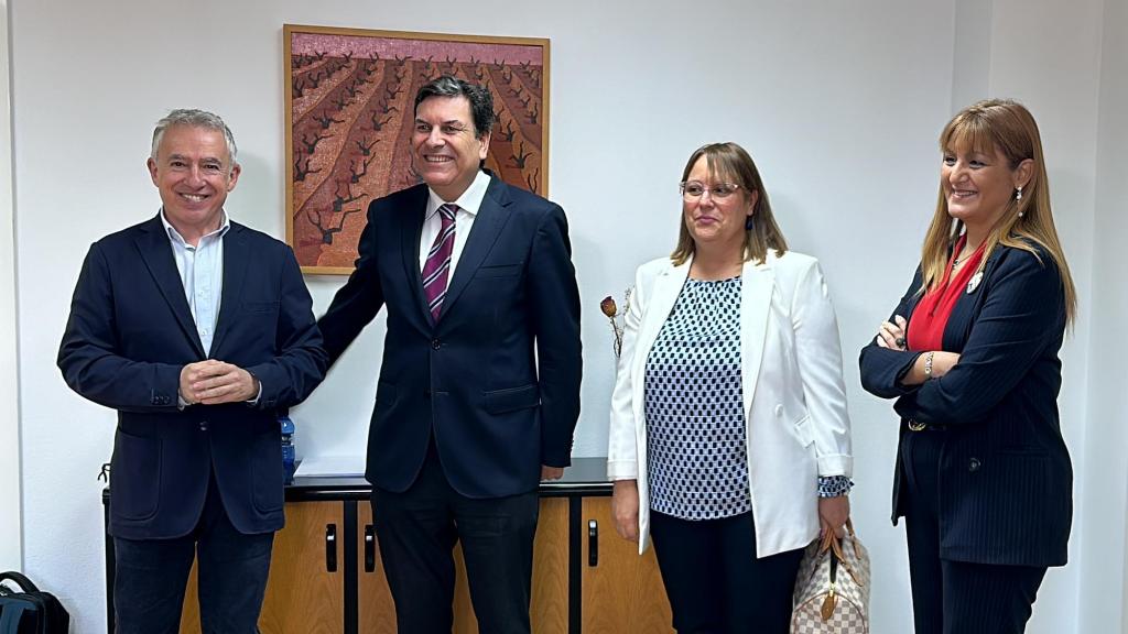 El portavoz de Soria Ya, Ángel Ceña, durante su reunión de este lunes con el consejero de Economía y Hacienda, Carlos Fernández Carriedo