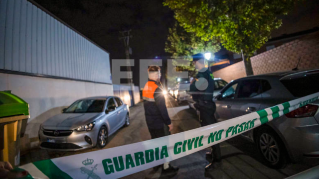 La Guardia Civil en el lugar de los hechos. Foto: EFE/ Ángeles Visdómine.