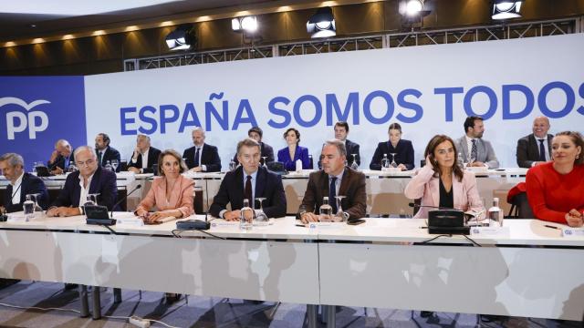 El líder del PP, Alberto Núñez Feijóo, durante la reunión de la Junta Directiva Nacional este lunes.