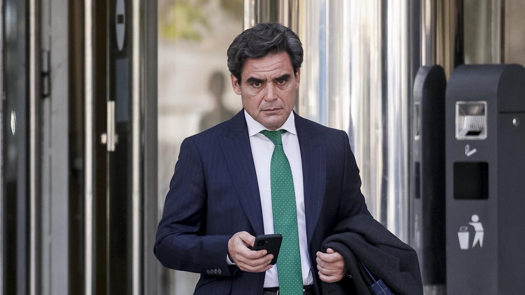 El juez rechaza archivar el 'caso Begoña' para Juanjo Güemes, el exconsejero del PP que fichó a la mujer de Sánchez para el IE