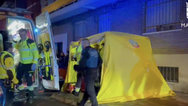 Policía y bomberos en Tetuán.