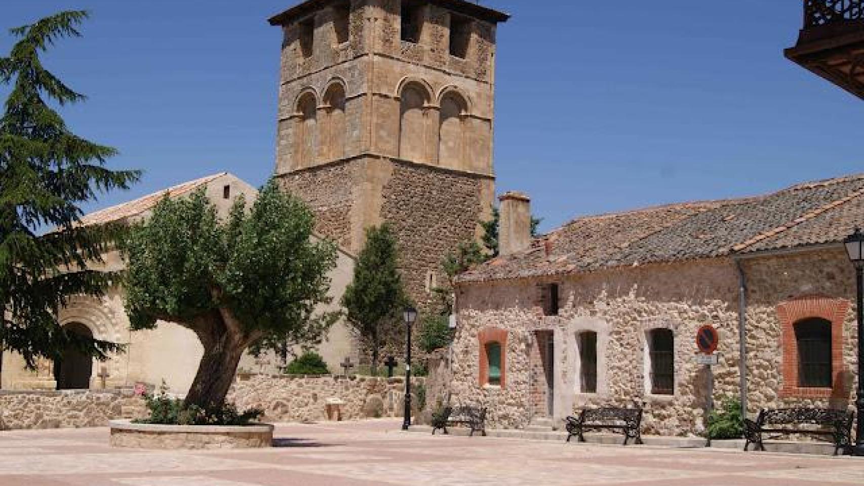 Iglesia de Sotosalbos.