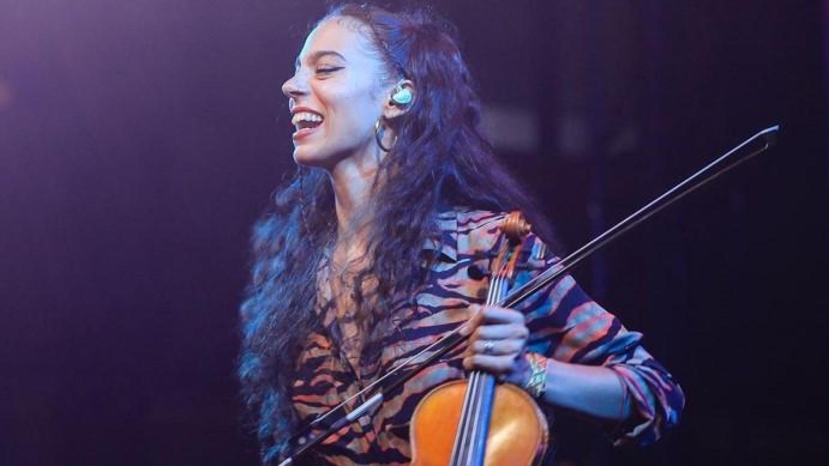 Laura Pacios, zamorana galardonada durante una actuación