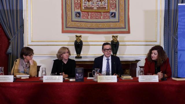 Piedad Bonnet, Ana de la Cueva, Juan Manuel Corchado y Francisca Noguerol durante la presentación de 'La oscura disonancia'