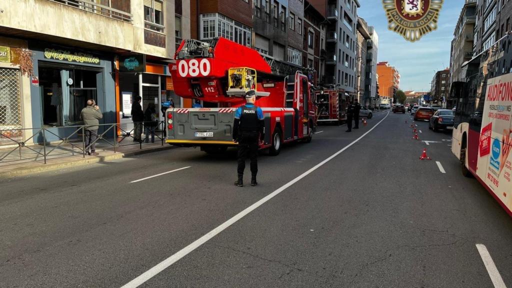 La Policía Local junto con los Bomberos en el bazar