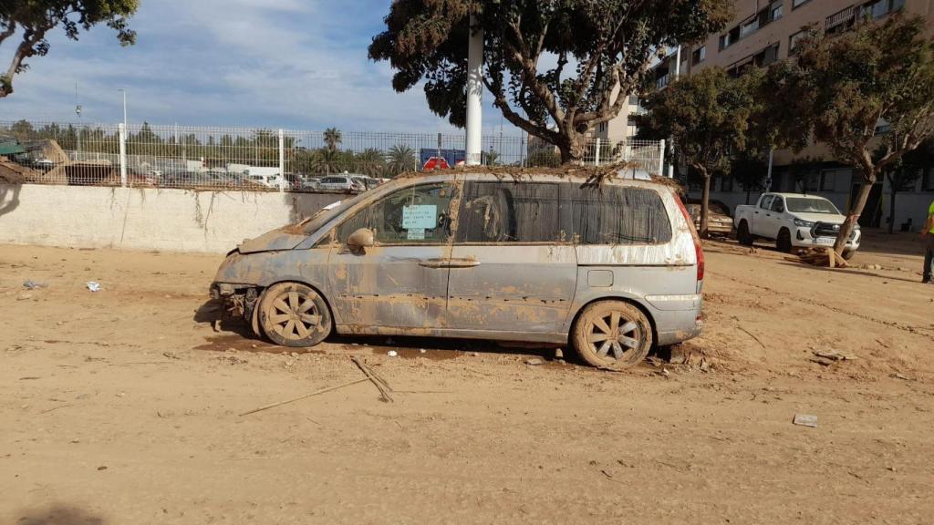 Estado en el que quedó el vehículo de Iván tras la DANA.