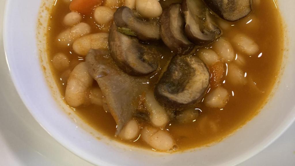 Alubias con verduras y hongos de Áncora