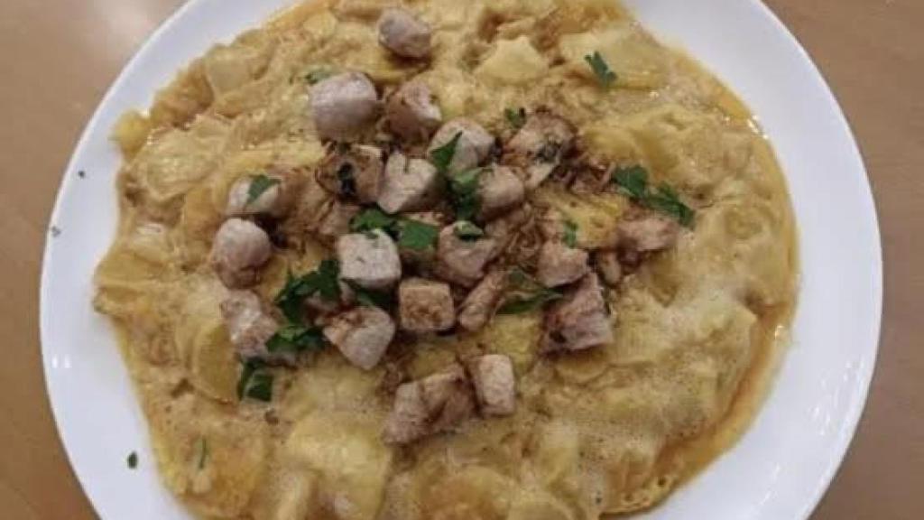 Tortilla vaga con raxo caramelizado al ron de El 46