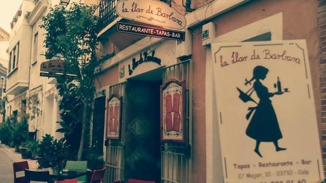 El Bar La Llar de bárbara es conocido por sus variadas tapas.