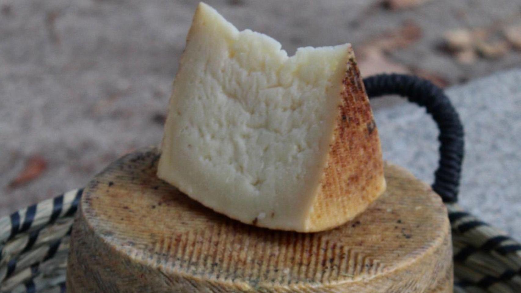 Queso Semicurado de Oveja de 'La Mueda'.