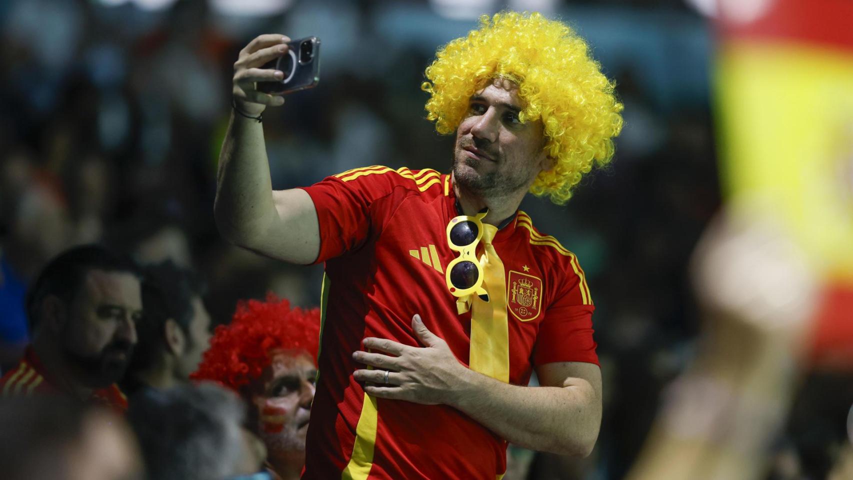 Un aficionado español en el Martín Carpena durante la Copa Davis