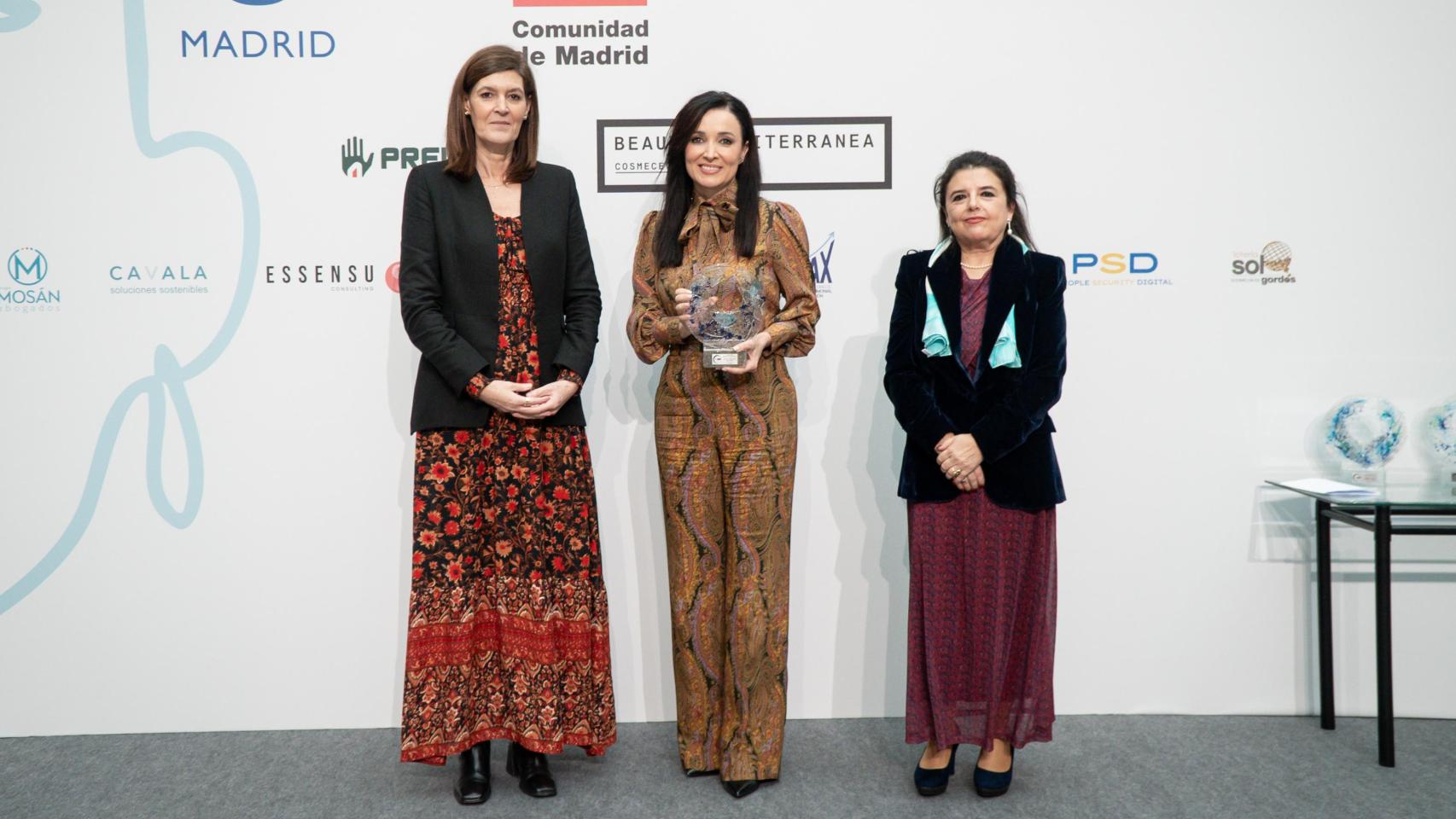 Estrella Martín Martín, directora general de Emprendimiento del Ayuntamiento de Madrid, ha entregado el premio a Sánchez de Lara.