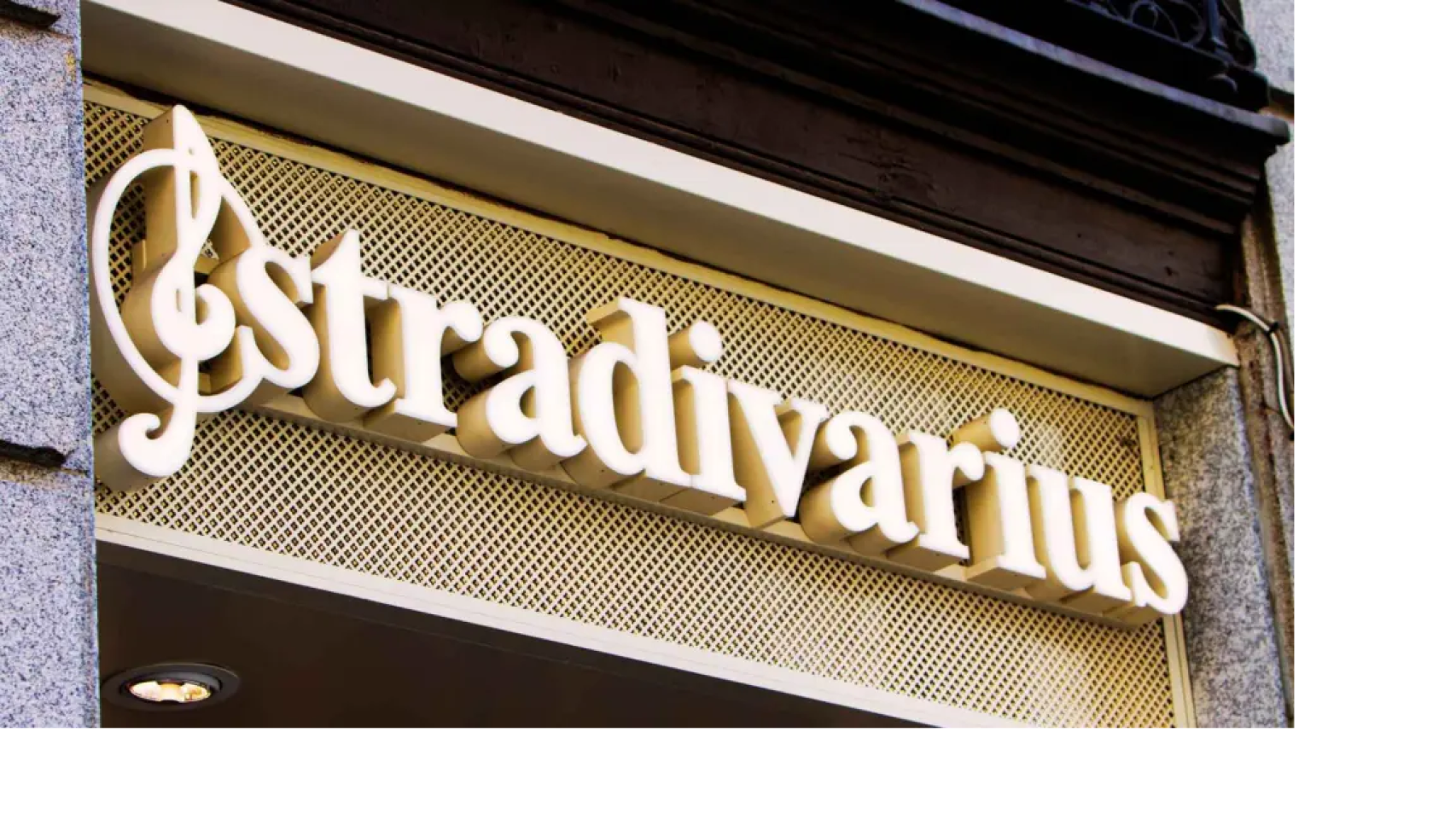 El nuevo chollo de Stradivarius: unas botas con forro perfectas para los días de lluvia y frío por solo 21,59 euros