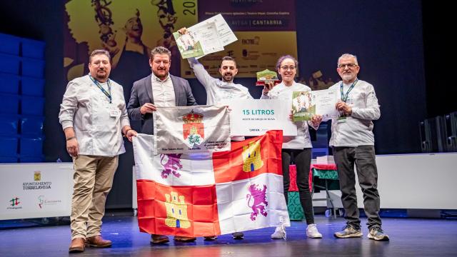 Los representantes de Castilla y León celebrando su victoria en el Campeonato Nacional de Cocina