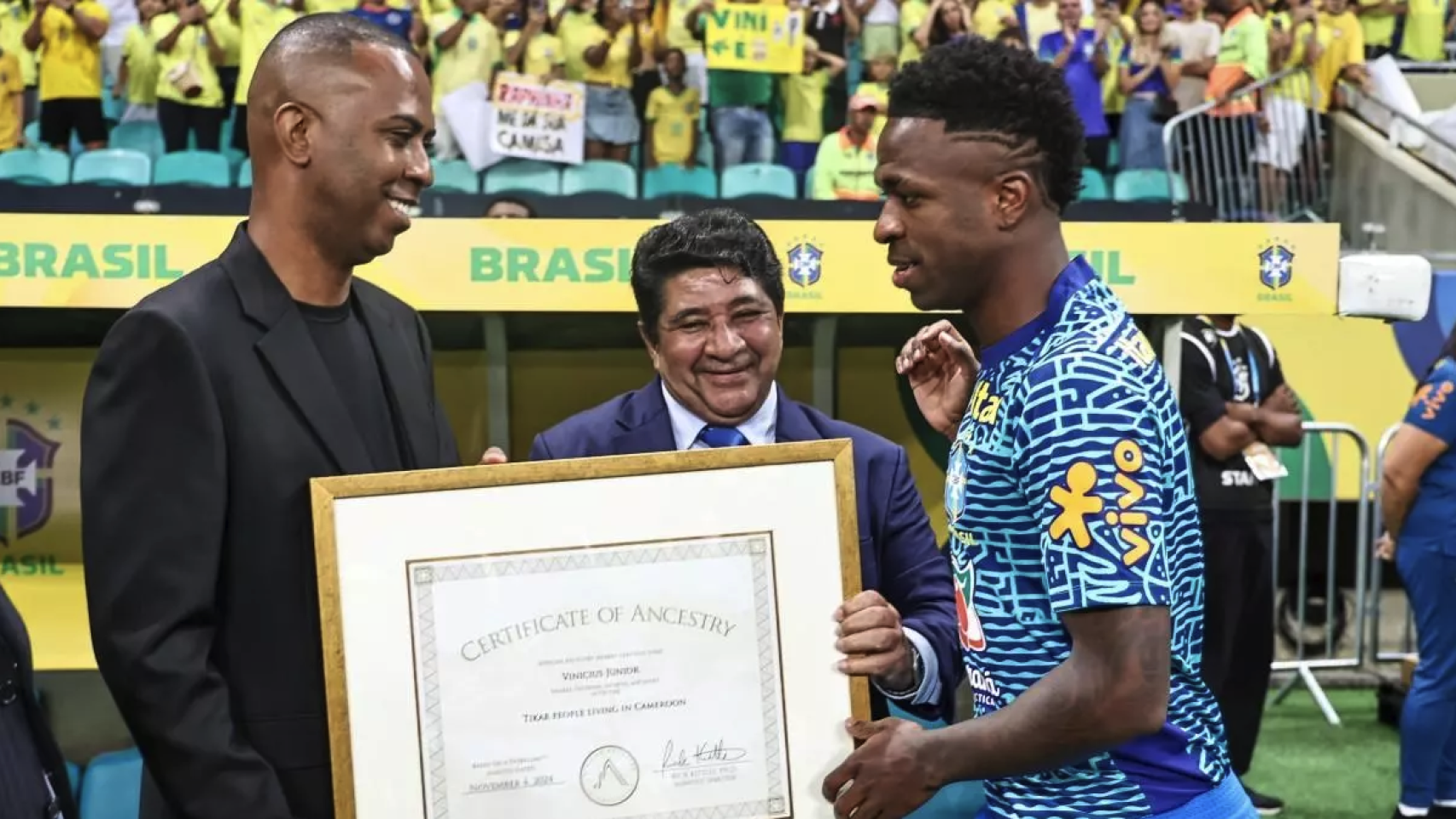 Vinicius recibe con Brasil su certificado de ascendencia