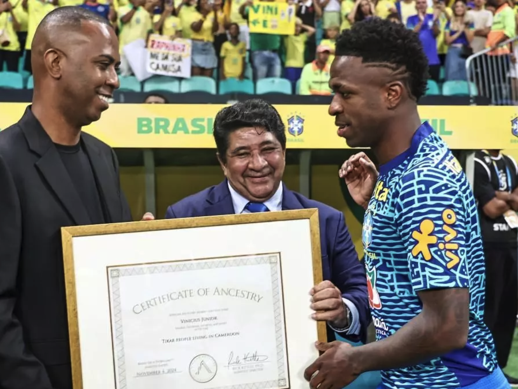 Vinicius recibe con Brasil su certificado de ascendencia