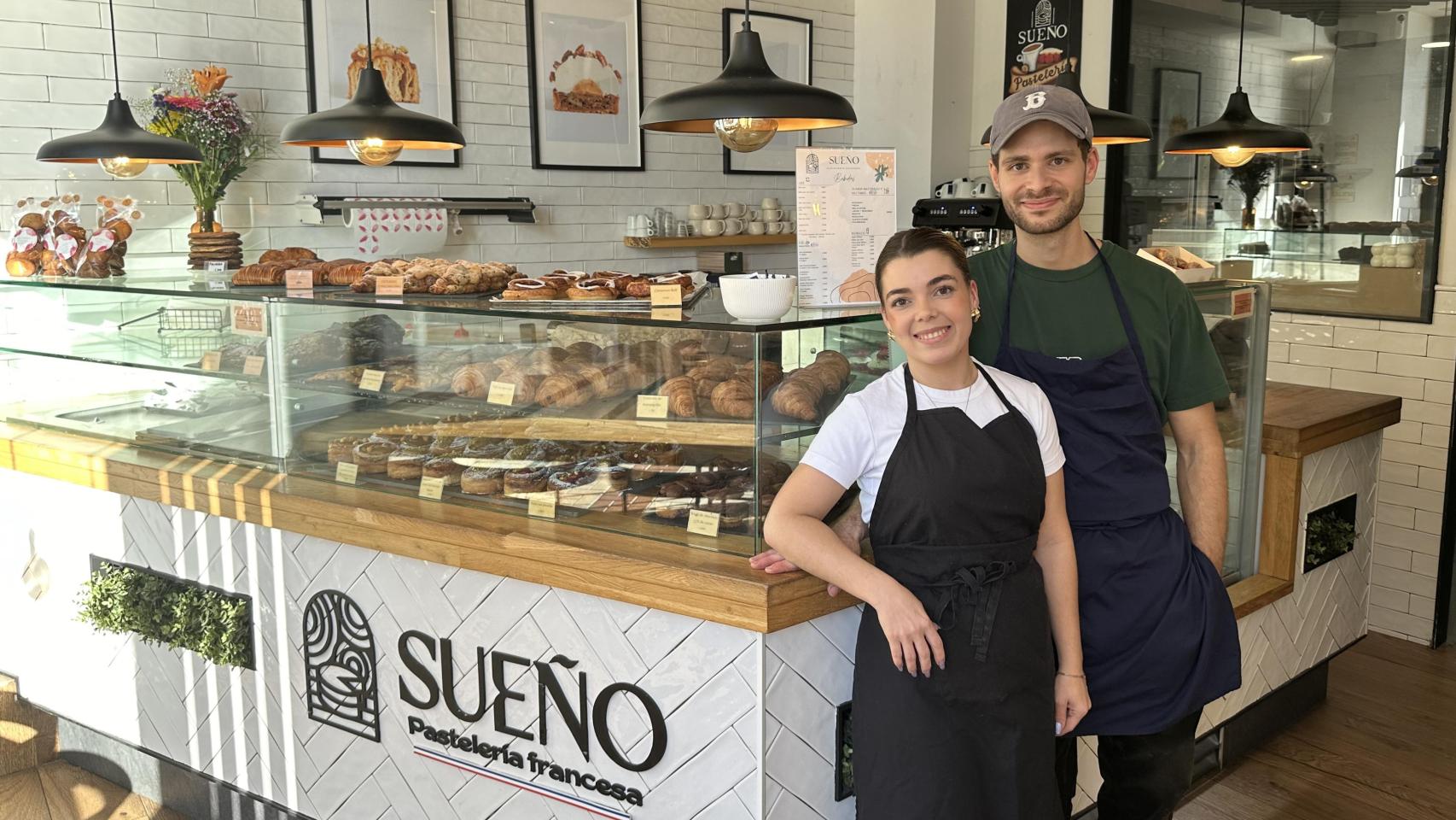 Leïla González y Théo Sfez, en su pastelería.