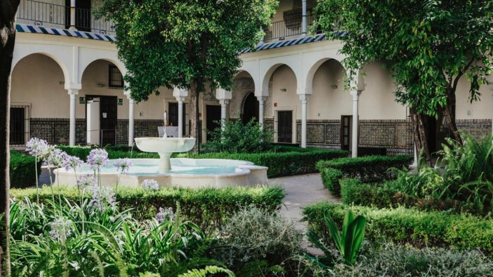 Uno de los patios del Convento de Santa Clara.