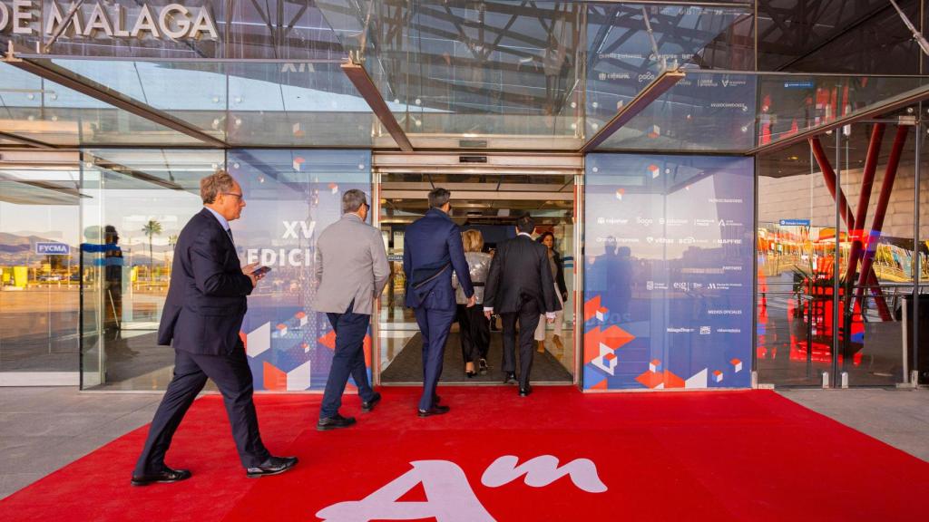 Asistentes entrando en Andalucía Management.