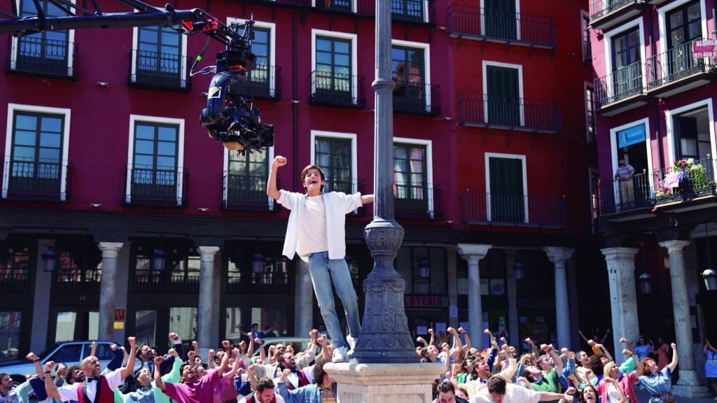 Rodaje en 2021 en la Plaza Mayor de Valladolid de ‘Voy a pasármelo bien’, una película-musical inspirada en el mítico grupo Hombres G