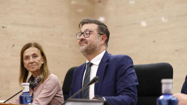 El consejero de Educación, Ciencia y Deporte, Amador Pastor, durante su comparecencia en la Comisión de Economía y Presupuestos.