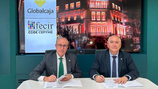 El presidente de Globalcaja, Mariano León, y el presidente de FECIR, Carlos Marín.