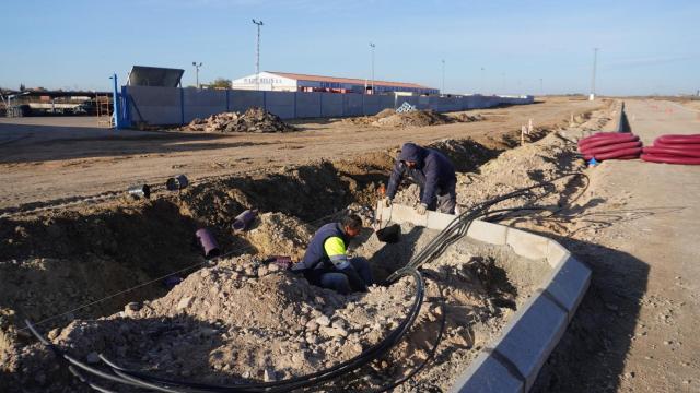 Obras del futuro parque comercial de Torrijos (Toledo).