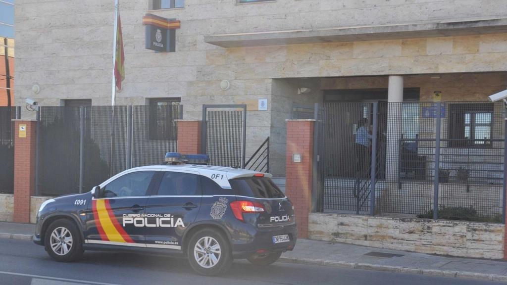 Un coche de la Policía Nacional en Valdepeñas.