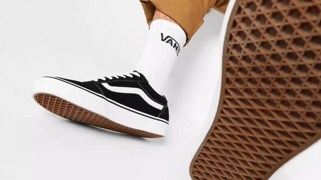 El Black Friday de Amazon derriba el precio de las zapatillas Vans Ward con un descuentazo