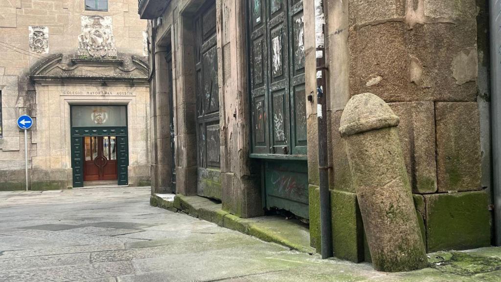 El pivote denominado carallo 29, en Santiago de Compostela.