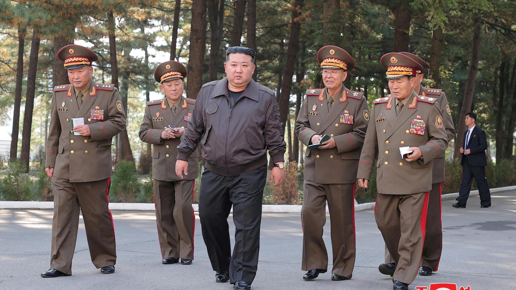 Kim Jong-un inspecciona el segundo Cuerpo del Ejército de Corea del Norte.