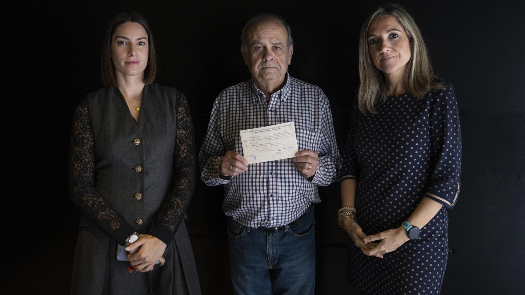 Descendientes de Companys, Alcalá Zamora y otras 400 familias reclaman con pagarés de hace 86 años el dinero que incautó Franco