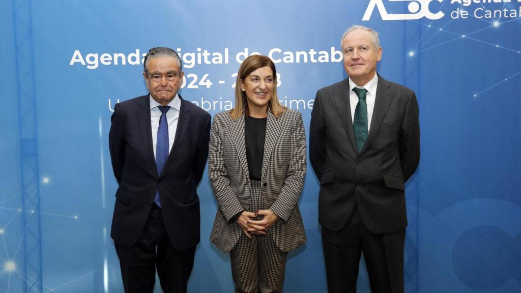 Andrés Pedreño, María José Sáenz de Buruaga y Eduardo Arasti.