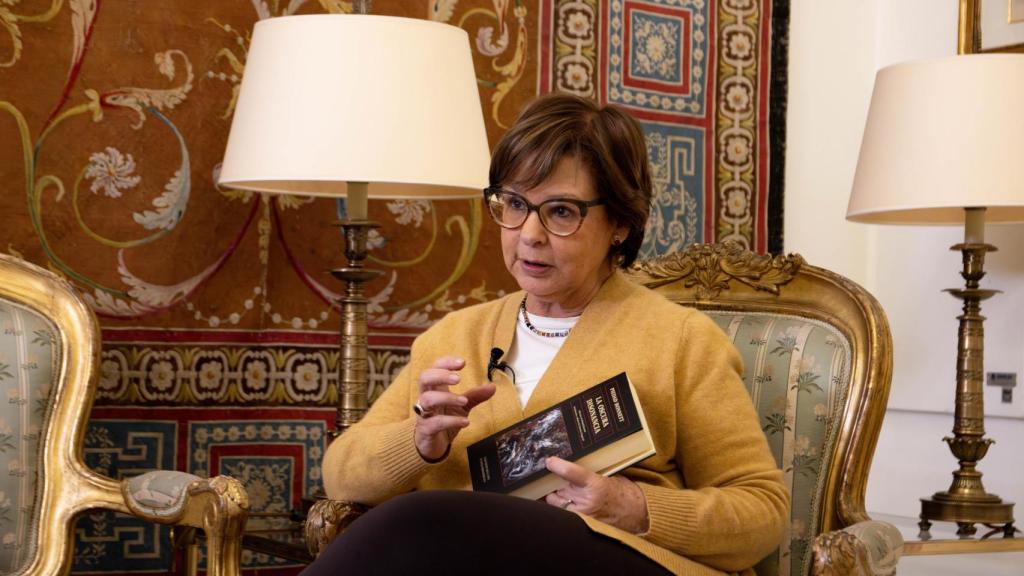 Piedad Bonnet describe la antología poética 'La oscura disonancia'