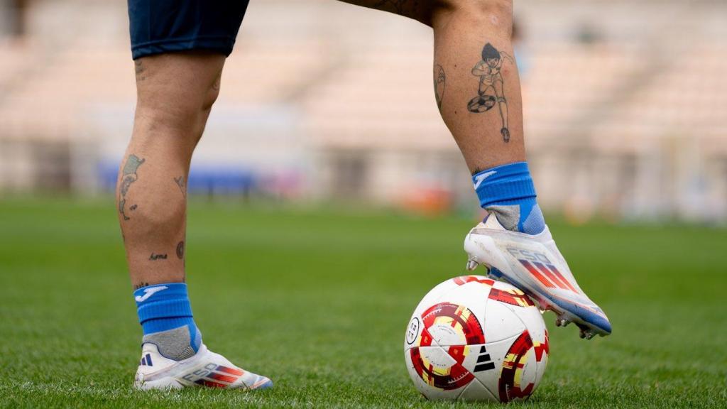 El Papu Gómez entrenando con el CD Manchego.