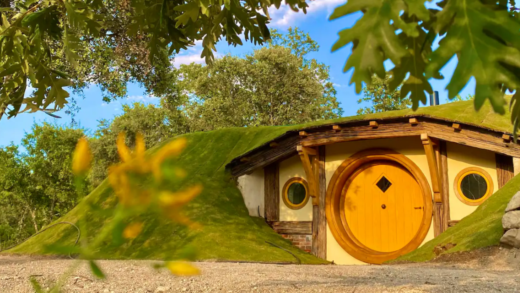 Una de las preciosas casas de la aldea hobbit