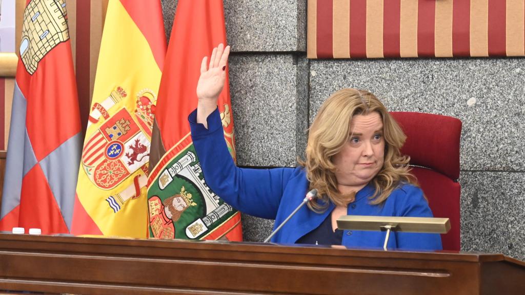 La alcaldesa de Burgos, Cristina Ayala, durante el pleno del Ayuntamiento de este viernes