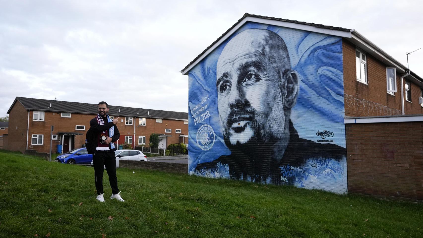 Mural de Pep Guardiola en Mánchester