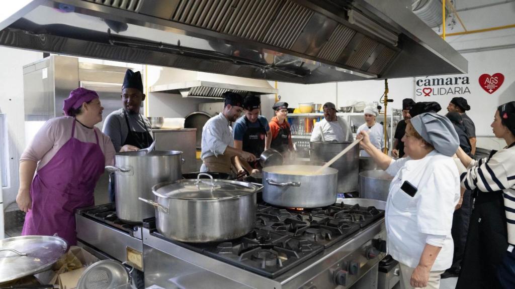 Las cocinas de Alicante Gastronómica Solidaria en Mutxamel esta semana.