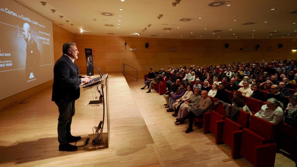 Las Cortes de Castilla y León han llenado de público, nuevamente, el Salón de Actos con la proyección de la tercera película del ciclo de cine parlamentario