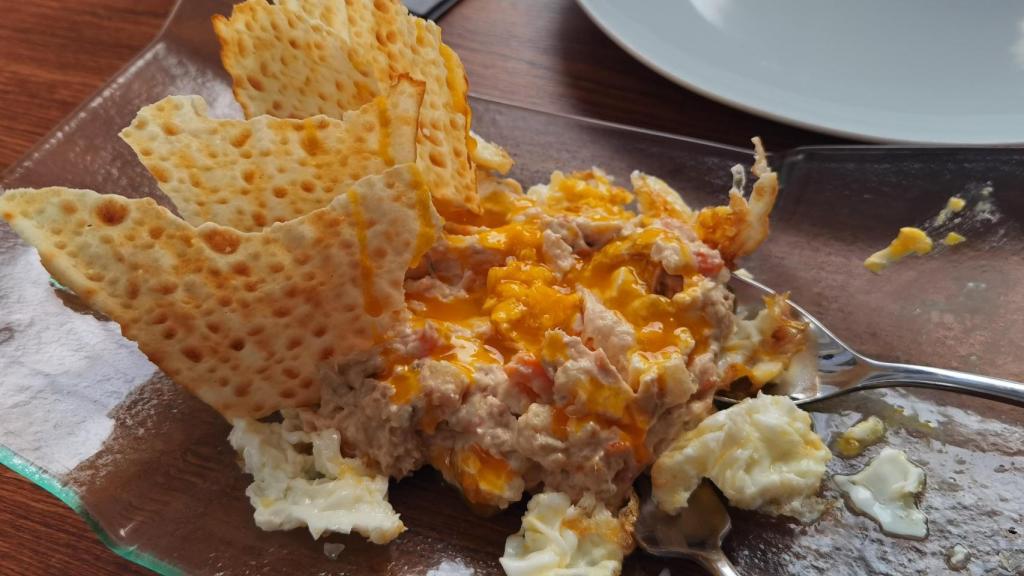 La ensaladilla rusa con huevo de Fetén.