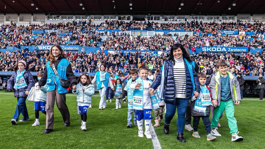 El partido ha congregado a unas 18.000 personas en La Romareda.