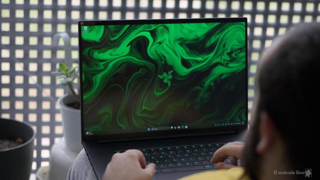 Usando Razer Blade 18